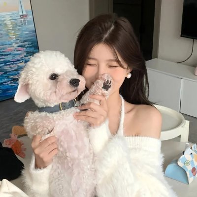 艾曼妞与罗丽妲